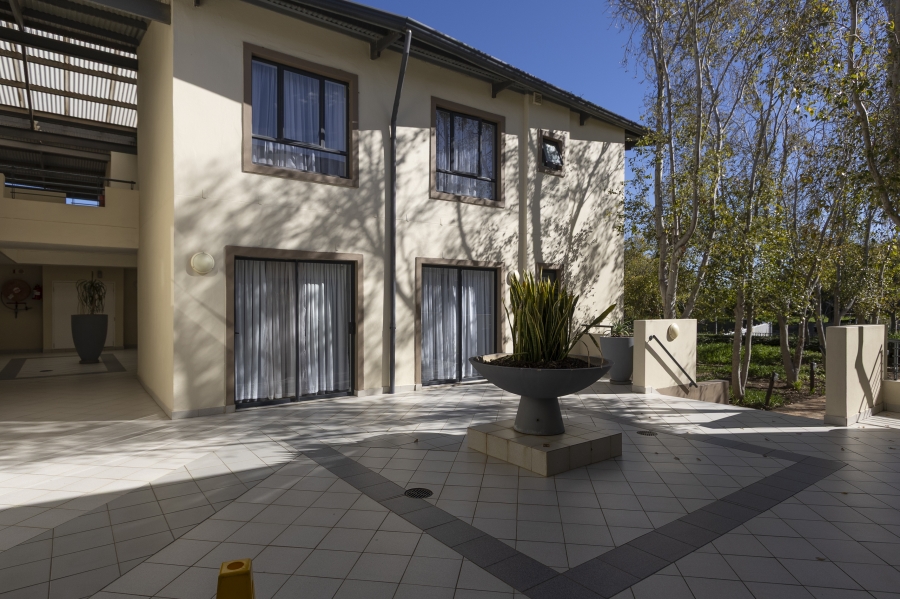 3 Bedroom Property for Sale in Somerset West Mall Triangle Western Cape